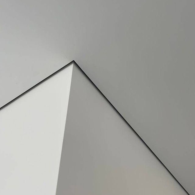 Теневой профиль для натяжного потолка